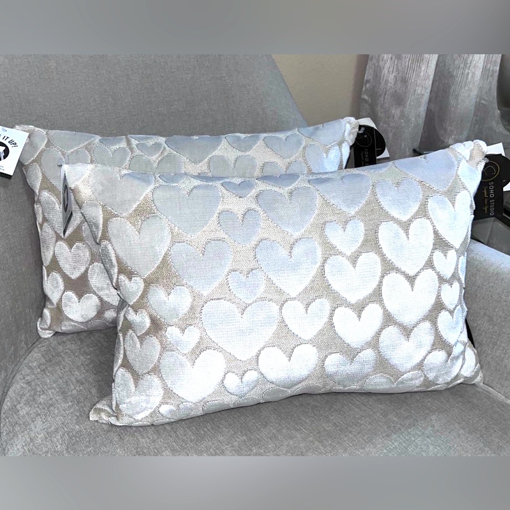 2 NWT SOHO STUDIO CUT VELVET HEART DECORATIVE PILLOWS ( price is for 2 pillows )